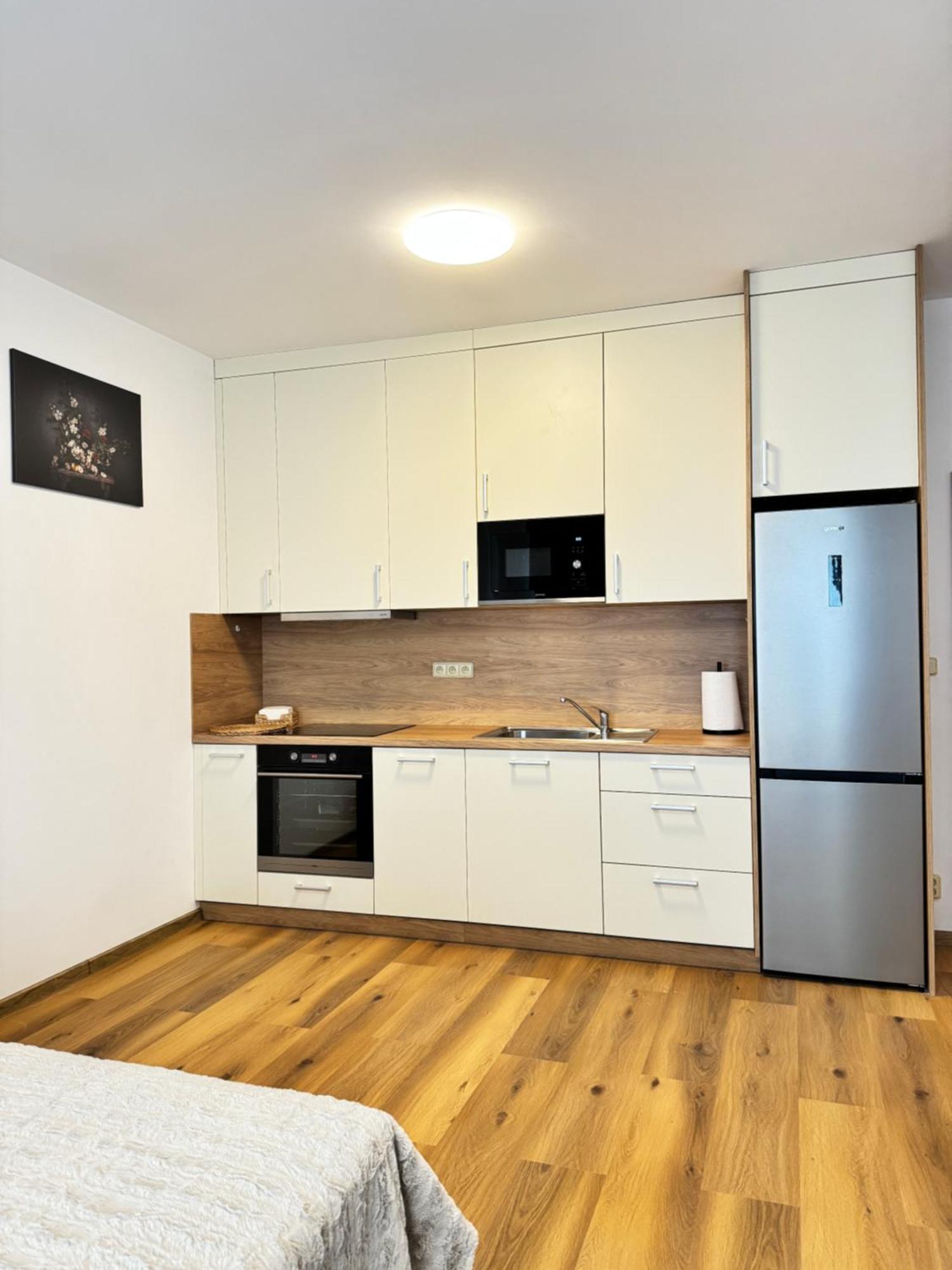 Riverside Apartment Praha Eksteriør bilde