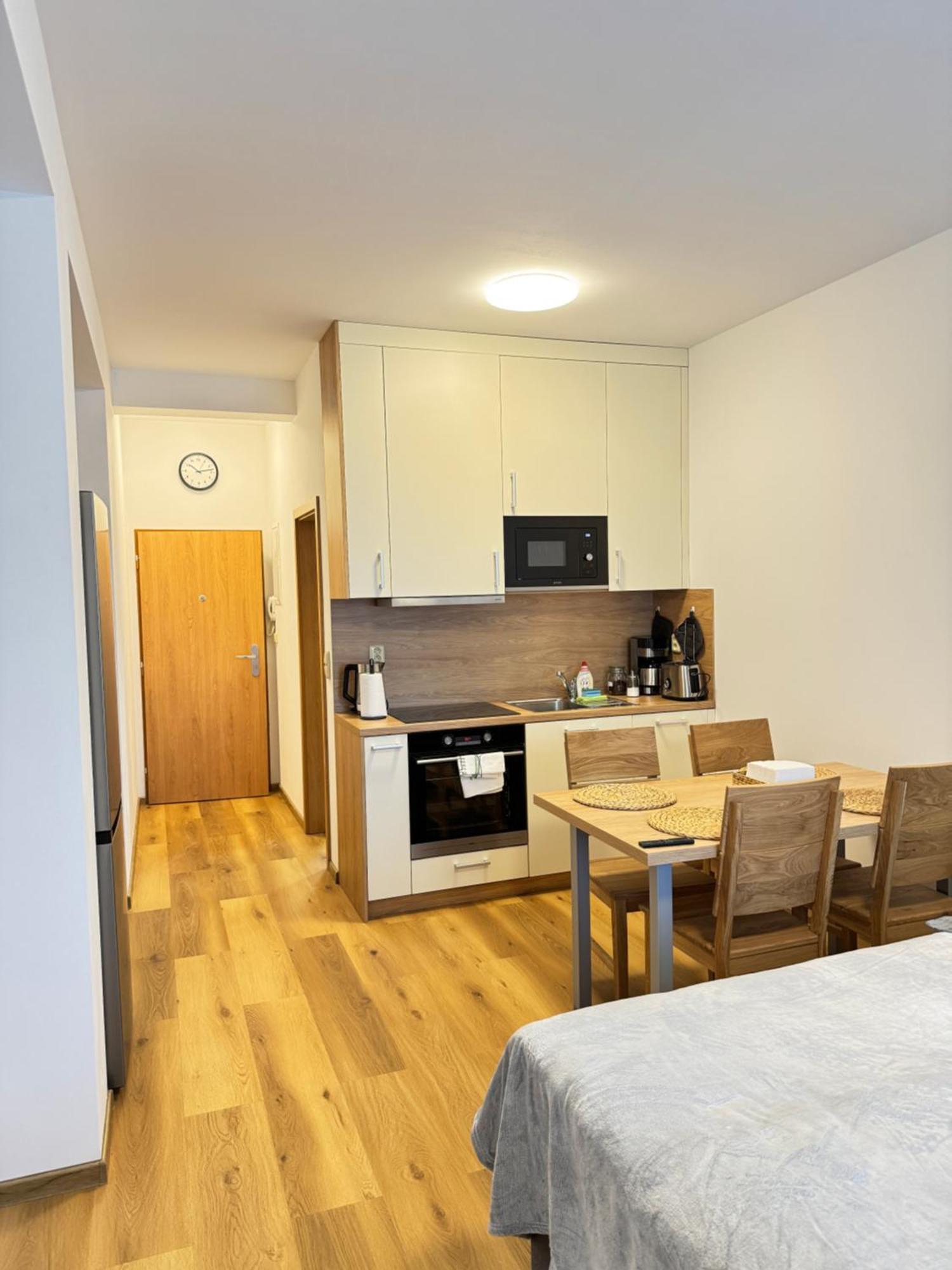 Riverside Apartment Praha Eksteriør bilde