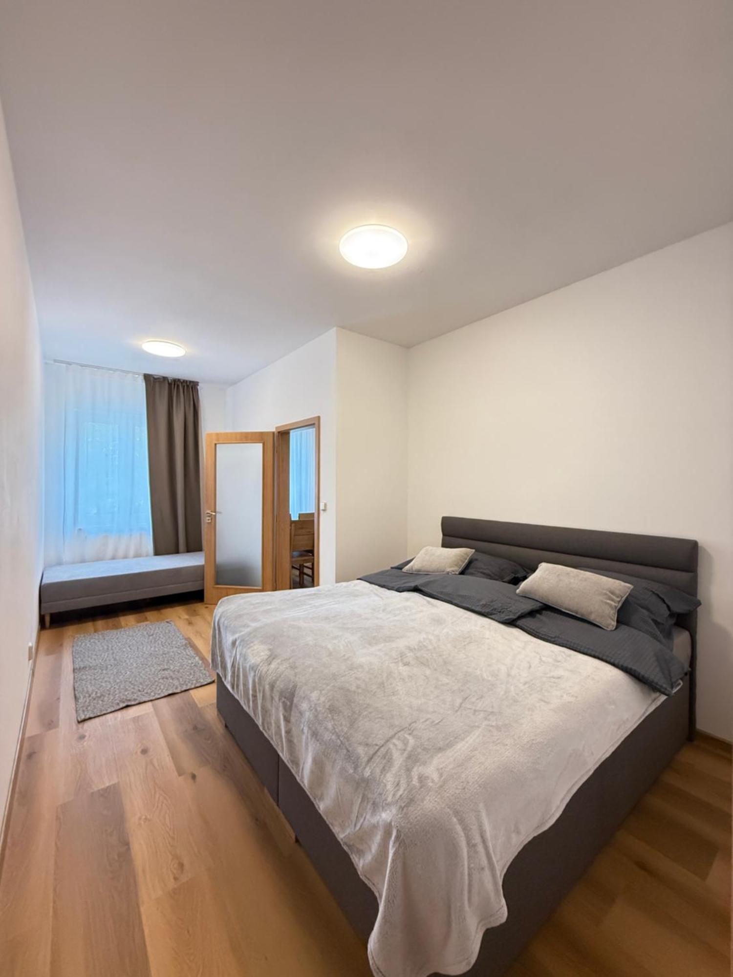 Riverside Apartment Praha Eksteriør bilde